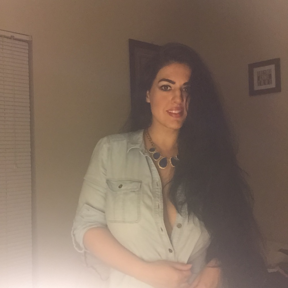 Meet your Posher, Neida